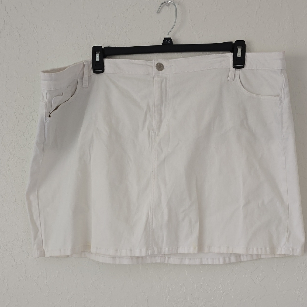 Women 62 White Skirt Size Plus 24